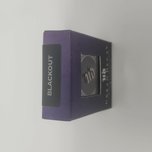 Urban Decay Eyeshadow Blackout Matte Black Full Size 1.5g / 0.05 oz. NEW - Picture 4 of 4